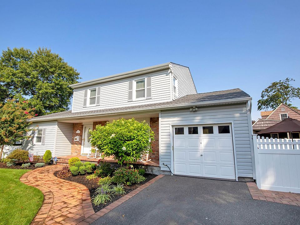 2675 Beatrice Ln Bellmore NY 11710 Zillow