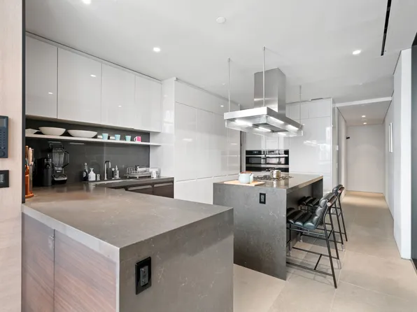 522 West 29th Street image 7 of 20