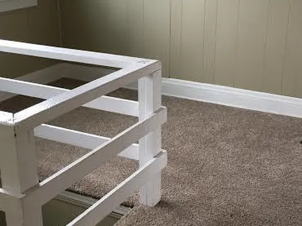 Helen St, Columbus, OH 43223