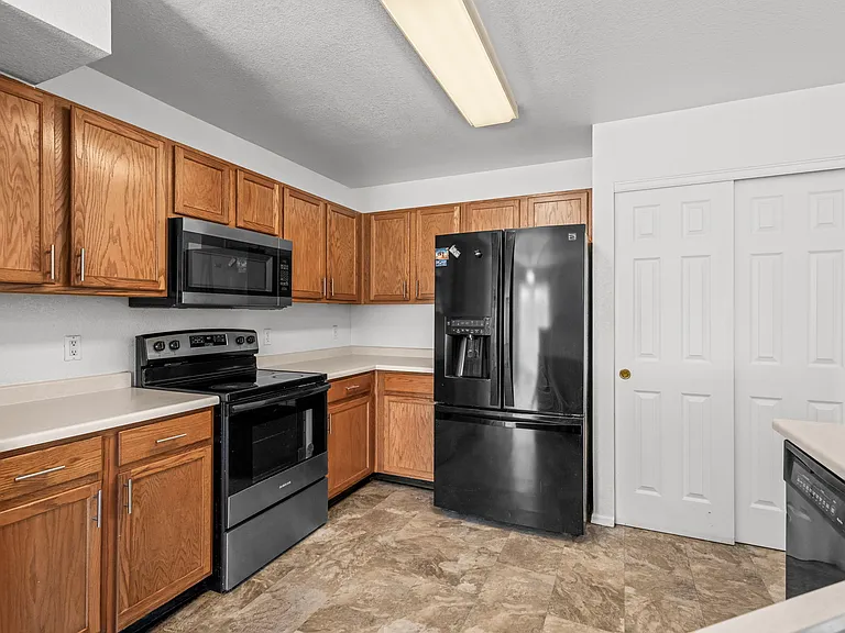 1159 S Waco St #C — Photo 6