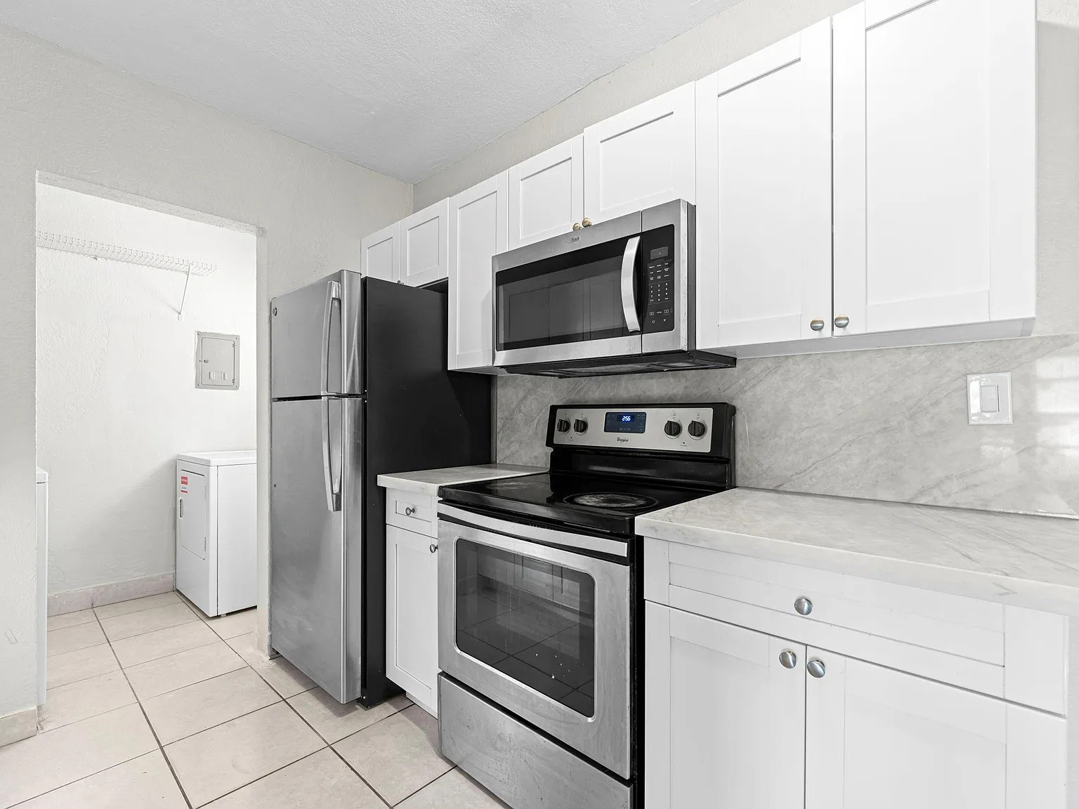5 bed, 2.0 bath, 1288 sqft, $3,500 — Photo 3