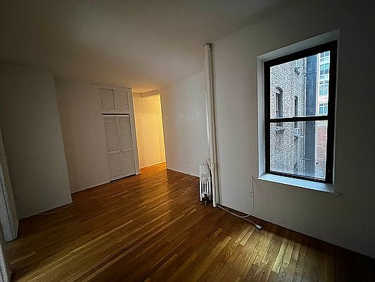 5th image of 217 E 33rd St APT 2FE