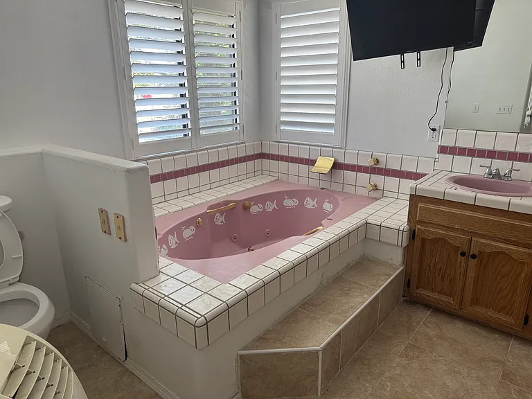 3945 N Angus St — Photo 10