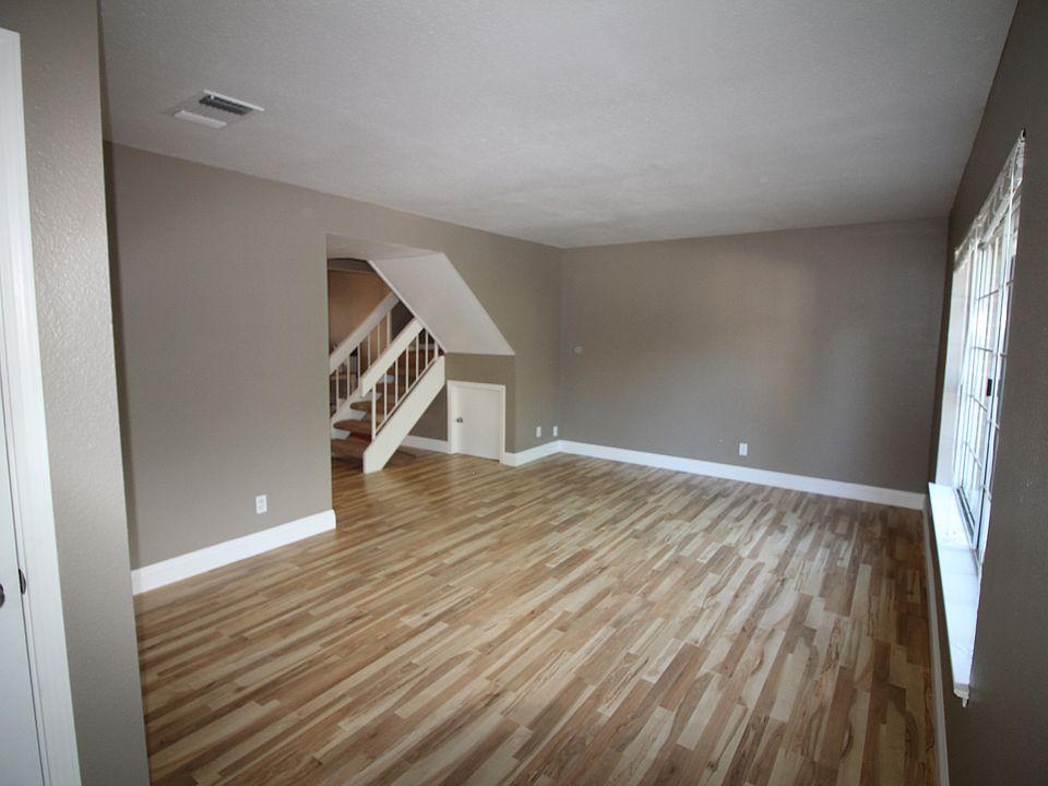 1st image of 3954 Oak Villa Cir