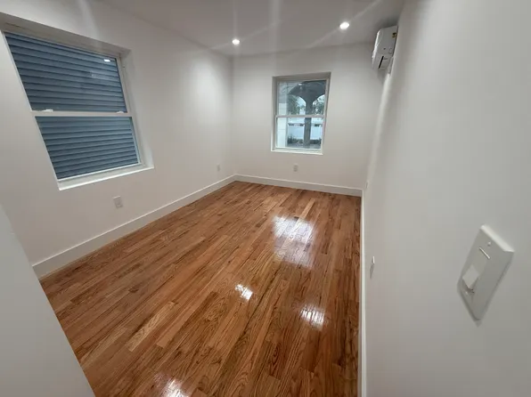 (undisclosed Address), Far Rockaway, NY 11691