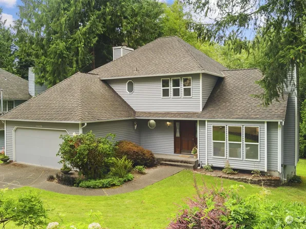 14225 Crown Point Place NW, Silverdale, WA 98383
