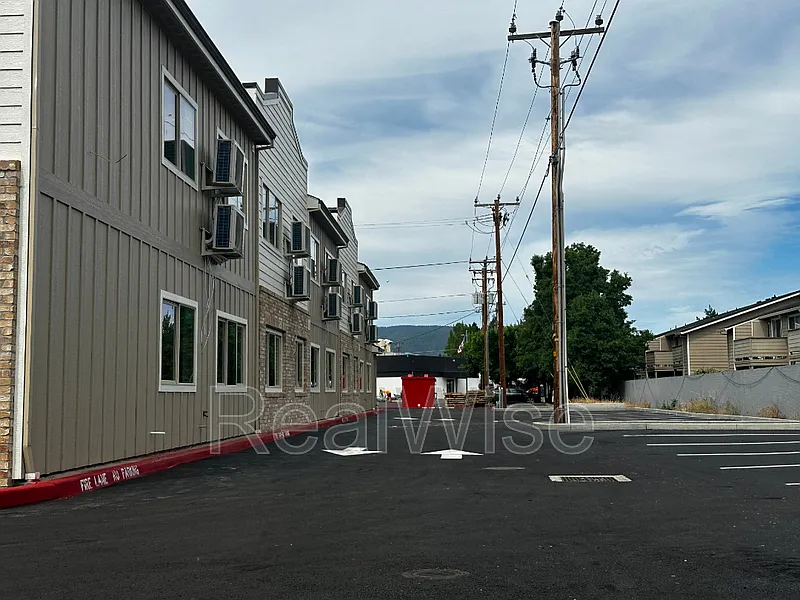 1 bed, 1.0 bath, $1,150 — Photo 3