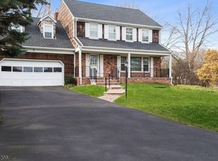 3 Georgian Rd, Randolph, NJ 07869