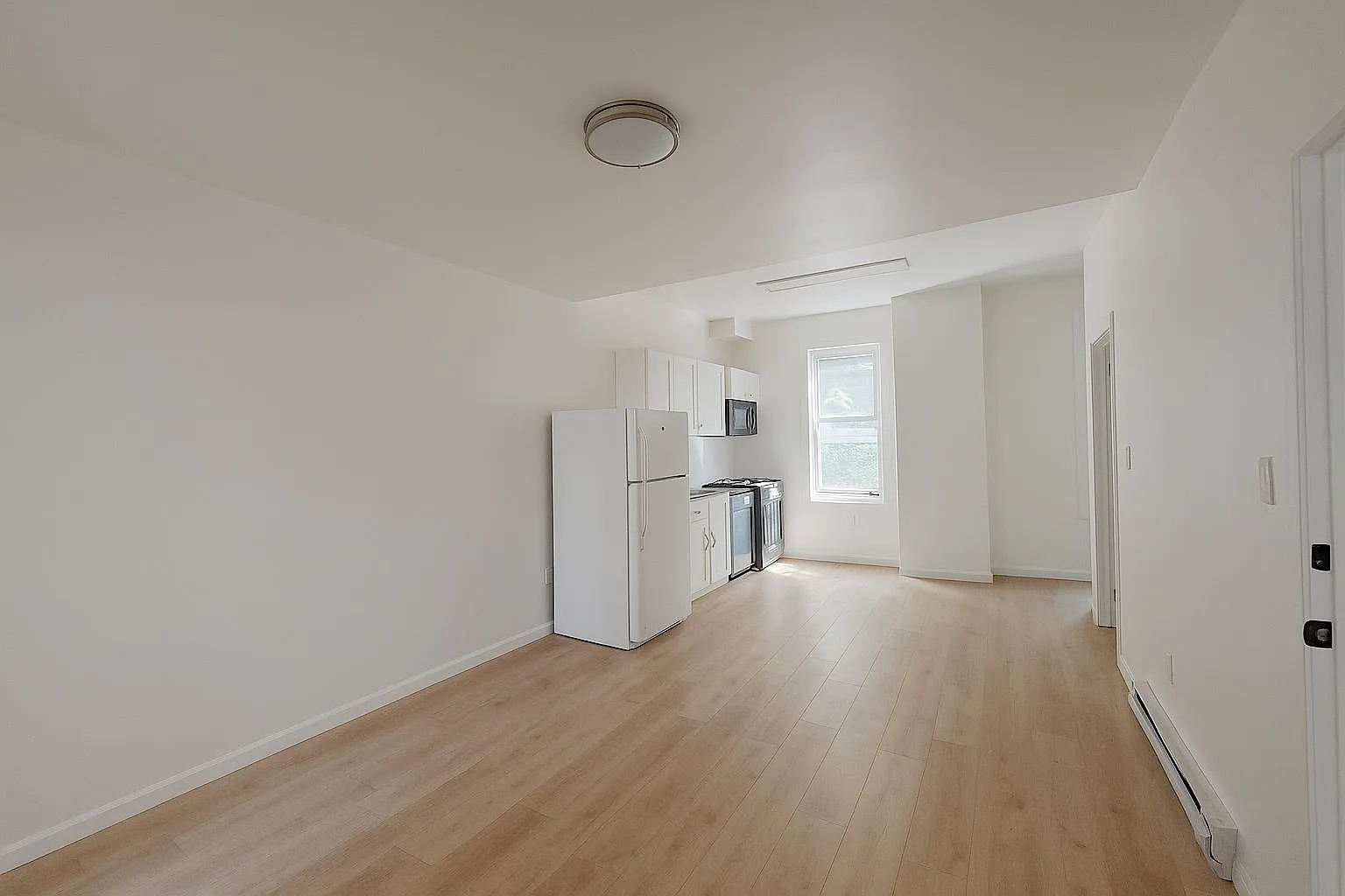 2 bed, 1.0 bath, 800 sqft, $2,650 — Photo 1