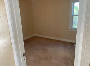 29512 Chester St, Garden City, MI 48135