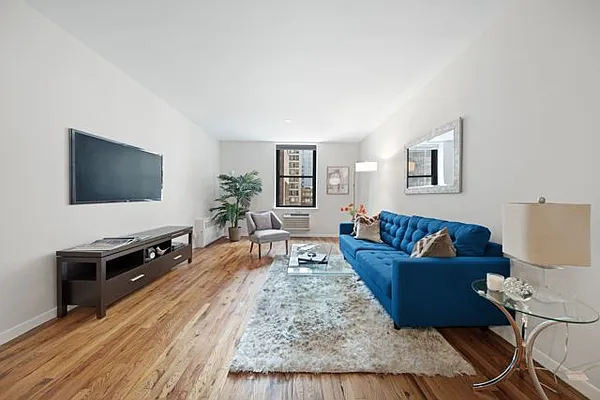 Sold by Compass | media 1