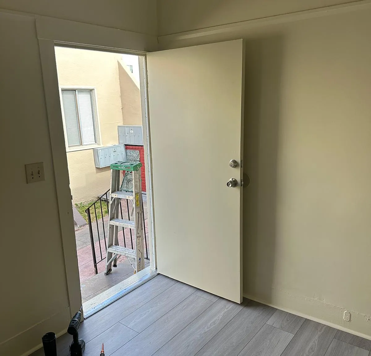 Studio, 320 sqft, $1,395 — Photo 2