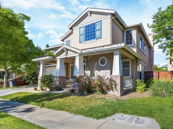 517 Hudson Ave, Oakdale, CA 95361