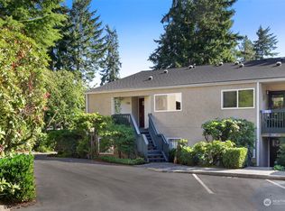788 Madison Ave N, Bainbridge Island, WA 98110