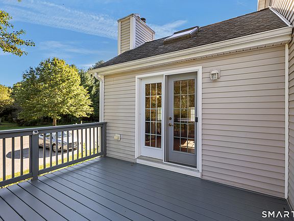 3rd image of 19 Mountain View Landing #19