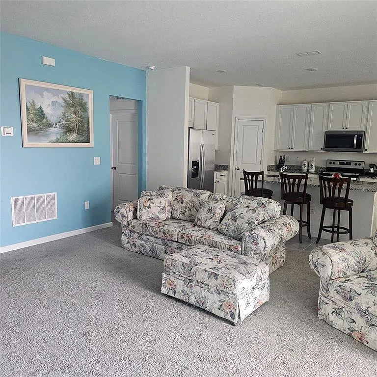 4 bed, 2.0 bath, 1763 sqft, $2,300 — Photo 3