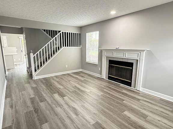 2nd image of 904 Charleston Way Dr