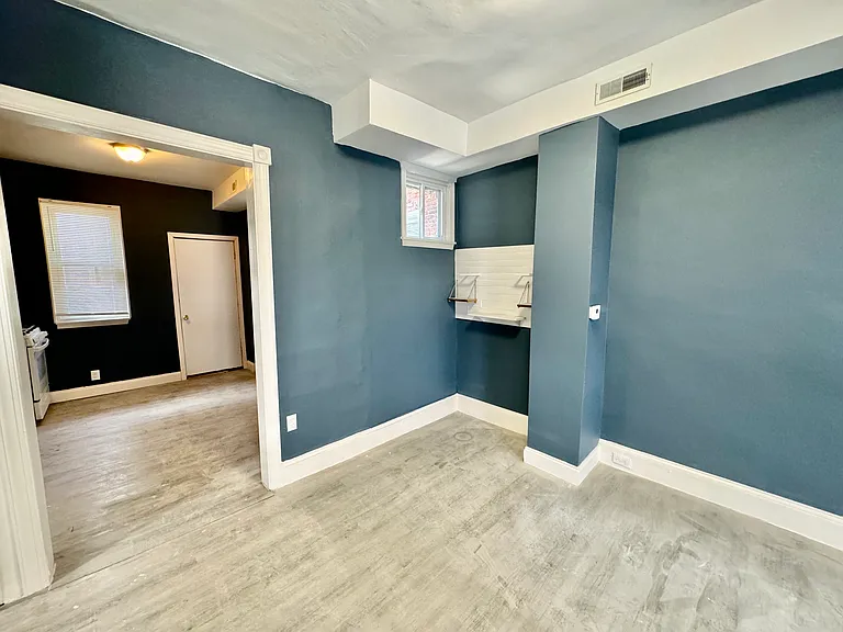 2528 S American St — Photo 10