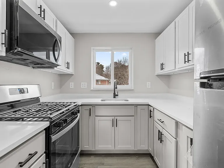 17 Bennett Dr #3 — Photo 1
