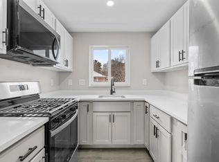 33 Bennett Dr #11, Stoughton, MA 02072