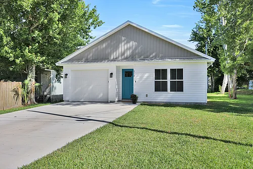 228 Ocean Blvd Photo 1