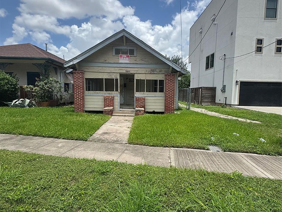 1st image of 3265 Holman St