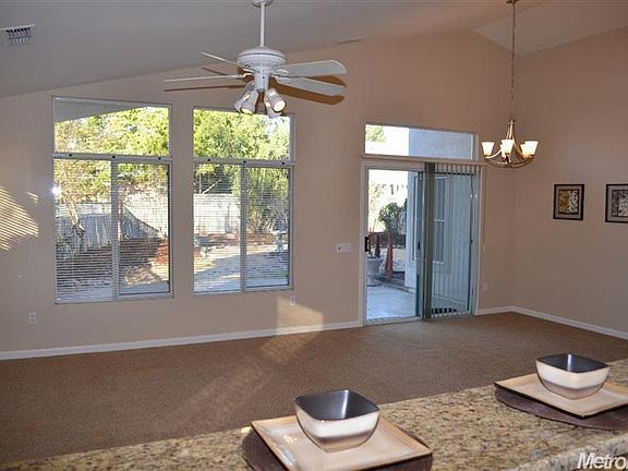 4th image of 401 Roan Ct