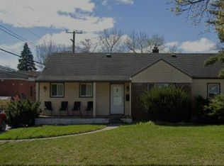 13641 Ludlow Ave, Oak Park, MI 48237