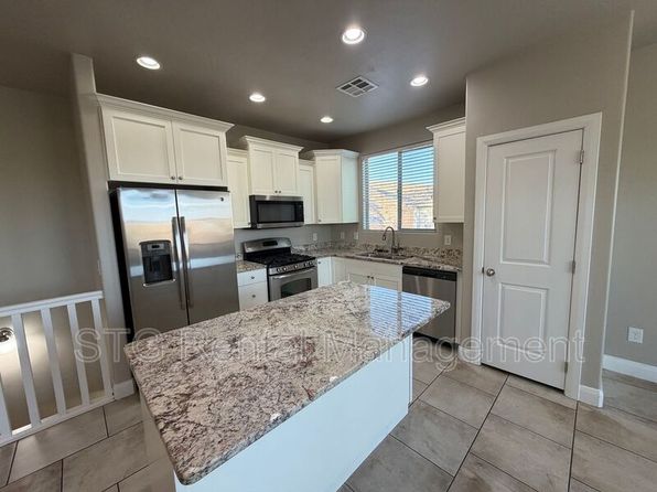 469 E Barcelona Dr