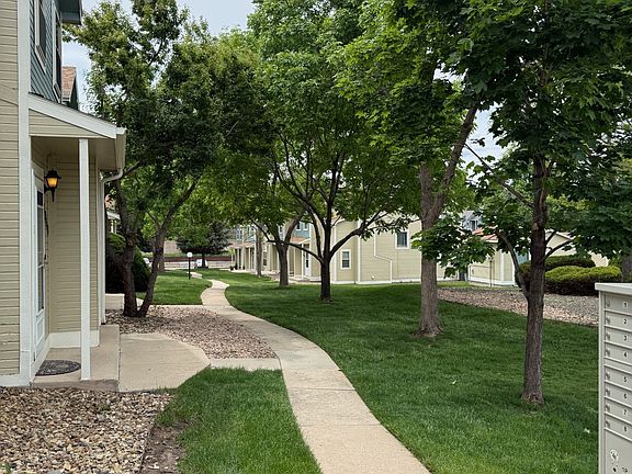 3rd image of 8071 Lexington Park Dr