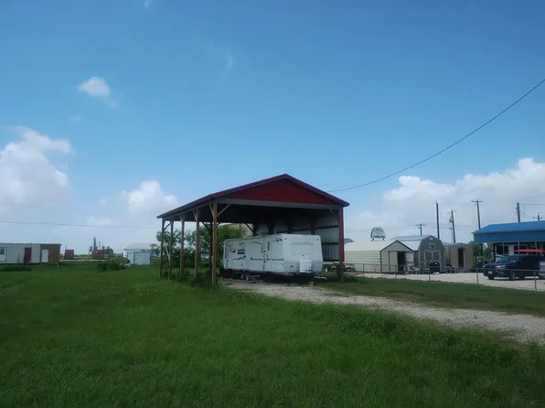 37 Red Snapper Dr, Palacios, TX 77465