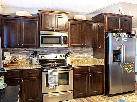 5th image of 5711 Meadow Wood Dr