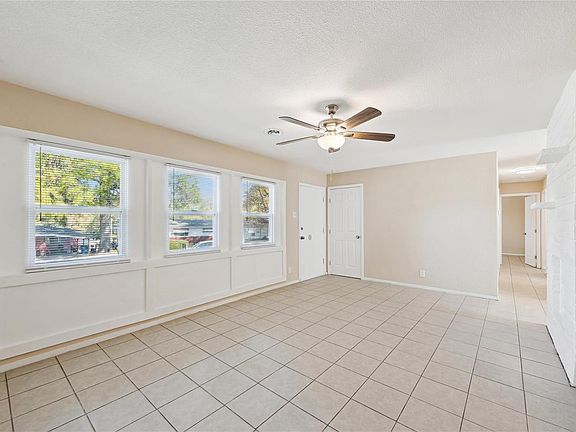 4th image of 1207 Weleba Ave
