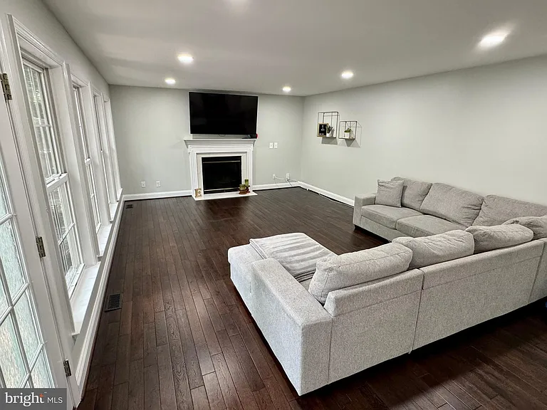 1019 John Paul Jones Dr — Photo 21