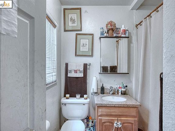 2nd image of 5829 Kingsley Cir