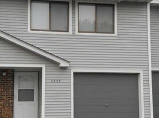 3233 Hill Ridge Dr, Eagan, MN 55121