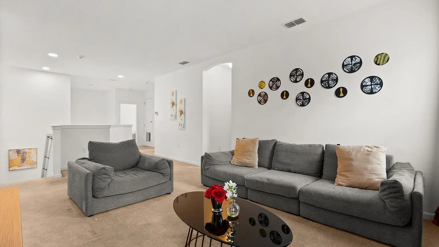 8 bed, 5.0 bath, 3239 sqft, $8,003 — Photo 4