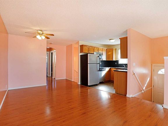 5th image of 636 1st St W