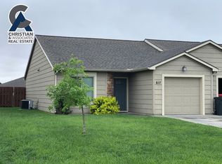 617 Grainfield St, Manhattan, KS 66502