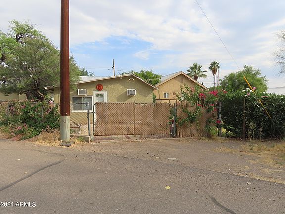 3rd image of 504 W Heiner Drive