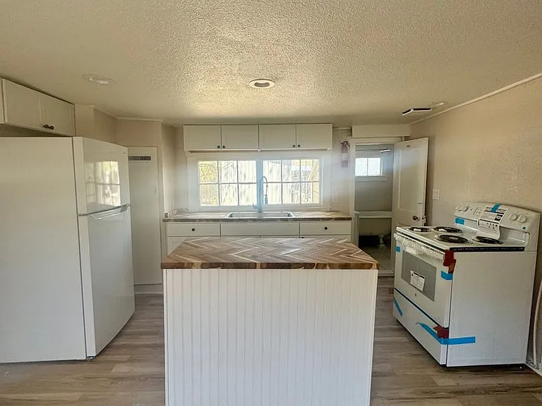 21 Bonfoy Ave — Photo 11