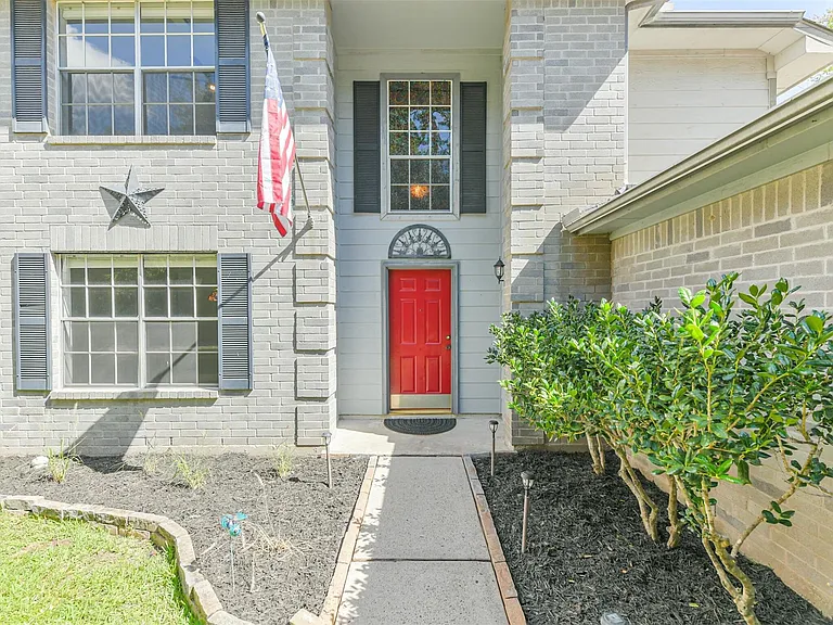 1623 Stonehaven Village Cir — Photo 2