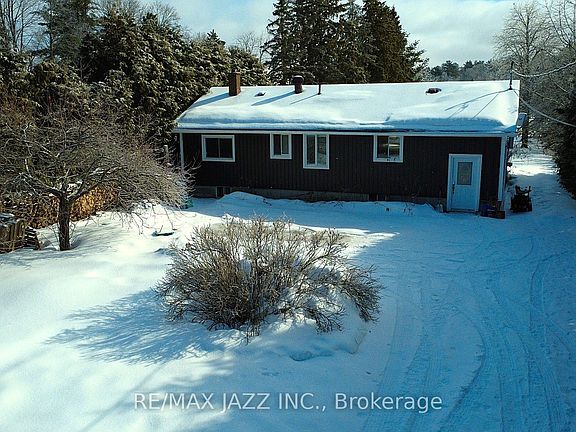 3rd image of 61 Gilbert Rd