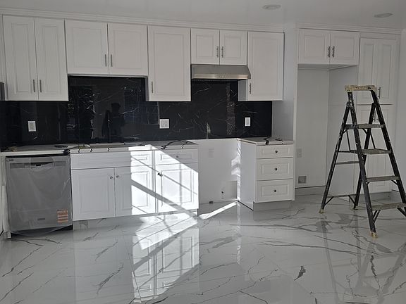 5th image of 506A N Alexander St #A