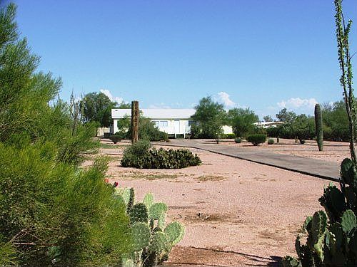 House seen fm Street