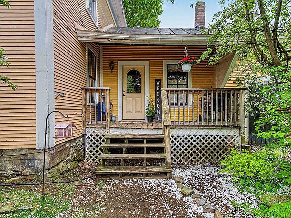 3rd image of 498 Montgomery Road