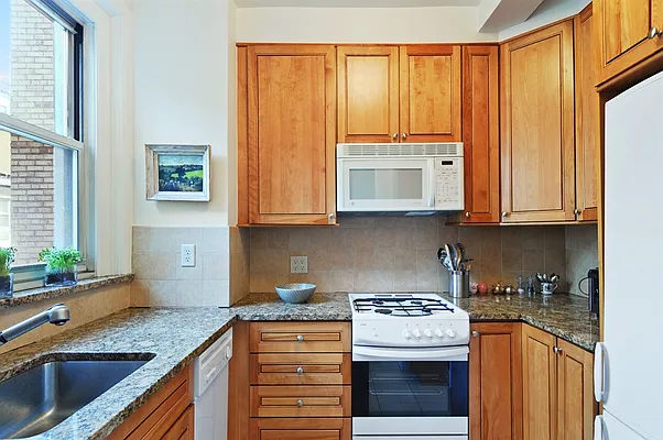 Sold by Corcoran | media 3