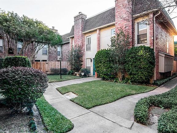 3rd image of 1601 S Shepherd Dr APT 23