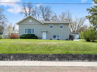 431 W Main St, Solon, IA 52333