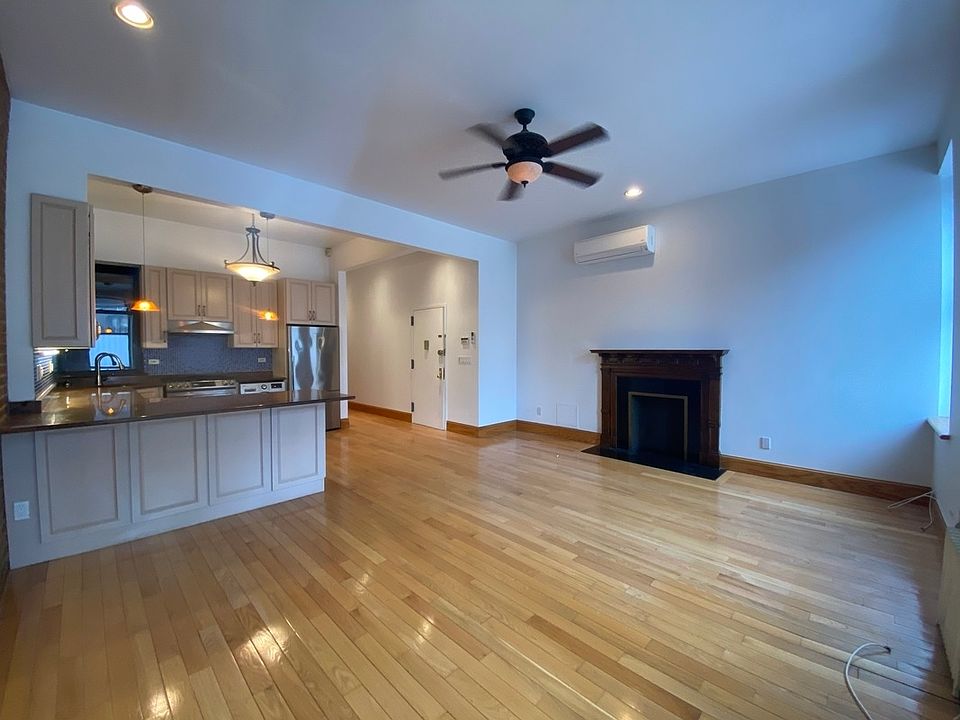 1st image of 206 E 9th St APT 2